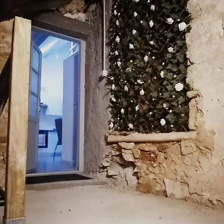 La Tour Du Bonheur Homestay *
